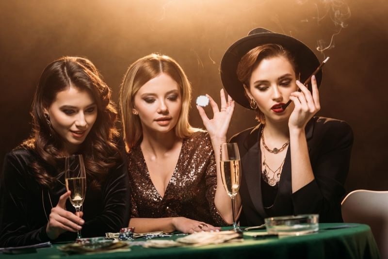 Roulette live dengan roda putar real-time Roulette digital di ladang 128 dengan spinning wheel real-time
